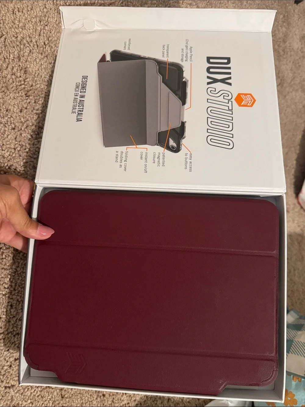 Dux Studio Case for iPad Pro 11-inch - Black with Burgundy Interior